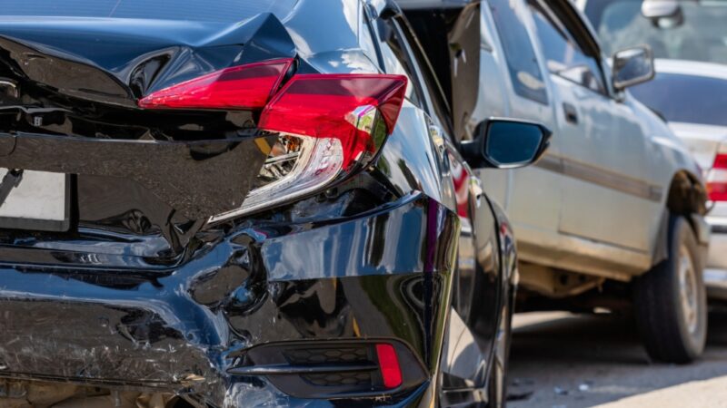 Sobotni incydent drogowy w Mławie: Nietrzeźwy kierowca opla spowodował szereg kolizji