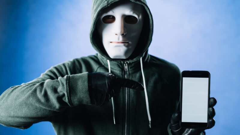 Uważaj na oszustwa z wykorzystaniem płatności mobilnych – kolejne ostrzeżenie policji