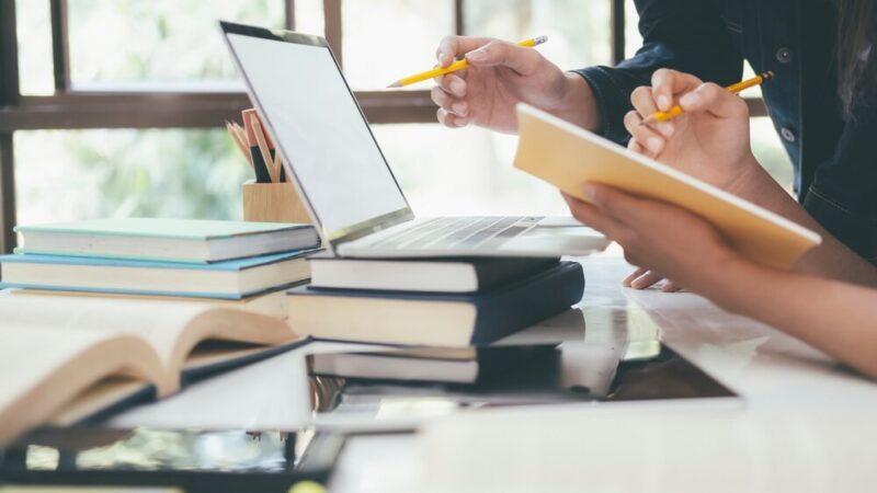 ZUS przypomina: Uczniowie i studenci, sprawdźcie ważność zaświadczeń o nauce!