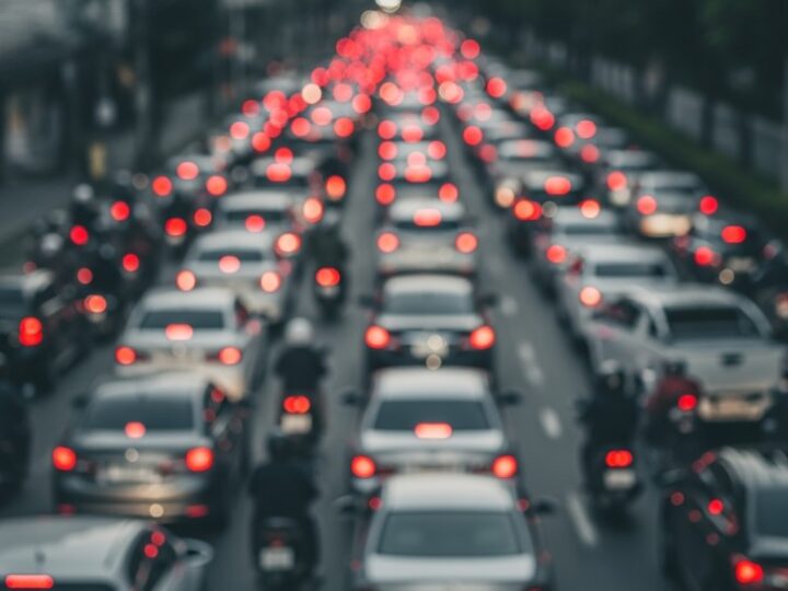 Świąteczne zmiany w ruchu w Mławie: co musisz wiedzieć przed 1 listopada