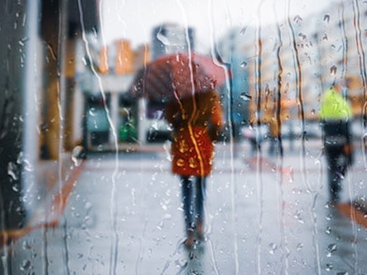 Intensywne opady śniegu w Mławie: ostrzeżenie dla mieszkańców