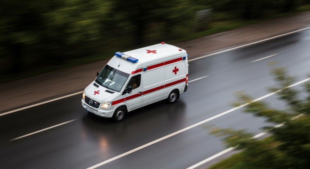 Zimowe patrole policji: Pomóż bezdomnym – jeden telefon może uratować życie!