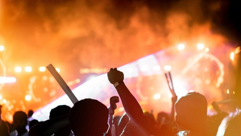 Grzegorz Dolniak w Mławie: Stand-up pełen zaskakujących zwrotów akcji