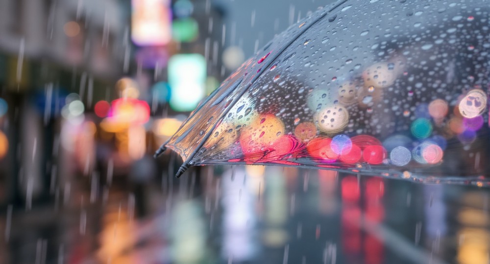 Jak bezpiecznie przetrwać załamanie lodu: niezbędne porady na zimę 2026