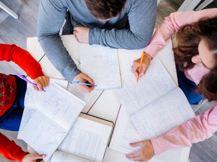 Bezpłatne szkolenia cyfrowe dla dorosłych w Mazowszu: nowa szansa na rozwój kompetencji