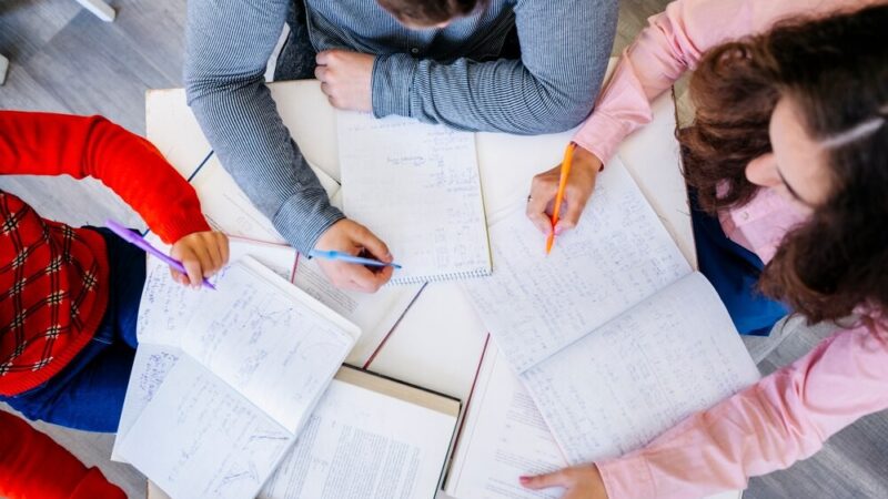 Bezpłatne szkolenia cyfrowe dla dorosłych w Mazowszu: nowa szansa na rozwój kompetencji