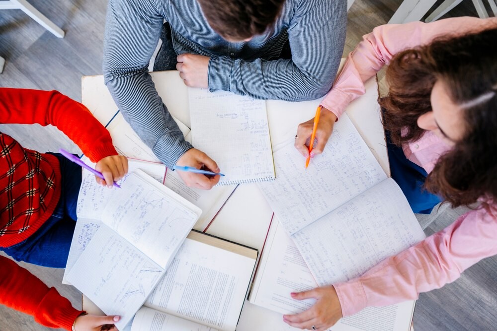 Bezpłatne szkolenia cyfrowe dla dorosłych w Mazowszu: nowa szansa na rozwój kompetencji