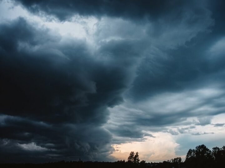 Ostrzeżenie meteorologiczne dla Mławy – bądźcie ostrożni!