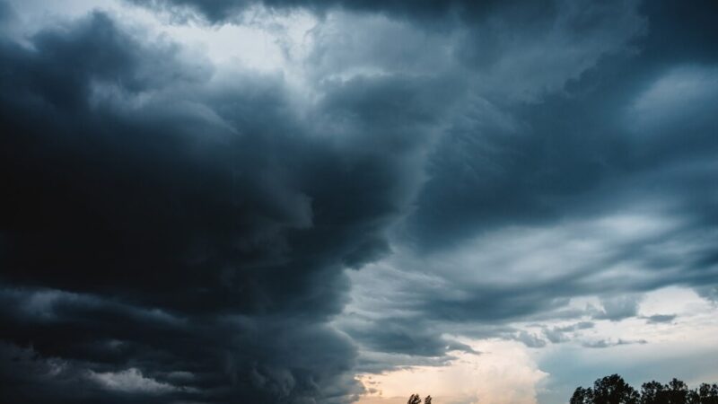 Ostrzeżenie meteorologiczne dla Mławy – bądźcie ostrożni!