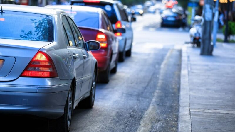 Zastawione drogi hamują komunikację miejską – czas na rozsądek!