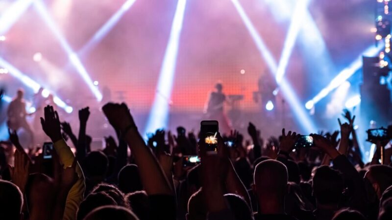 Młodzież z Mławy oczarowała podczas Dnia Patrona artystycznym występem