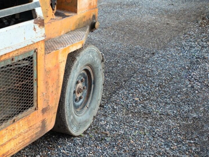 Nowa droga Żurominek–Stupsk: modernizacja z chodnikami i oświetleniem dla lepszej komunikacji