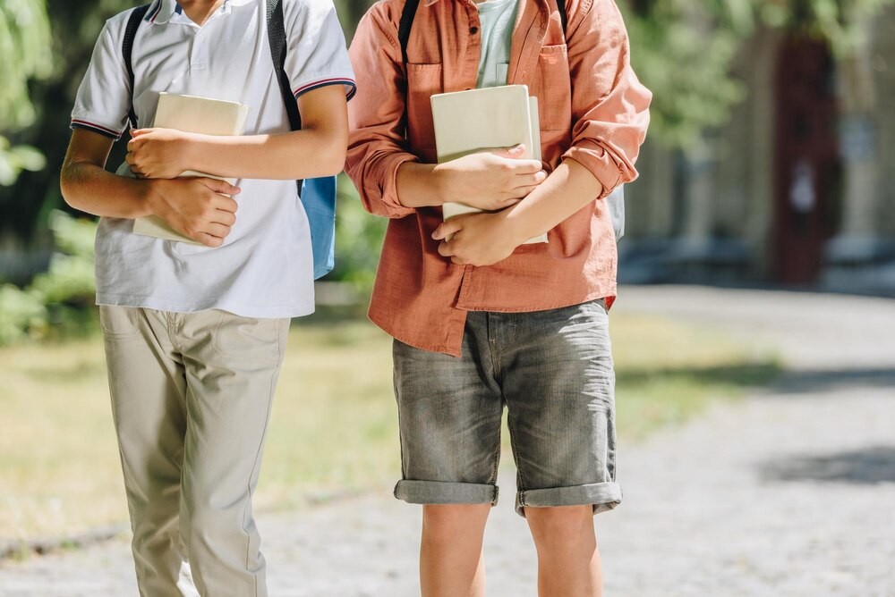 Mundurowy start roku szkolnego w Mławie: uczniowie klas policyjnych i wojskowych rozpoczynają naukę